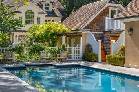 75 Queen Street, ON N1E 4R9