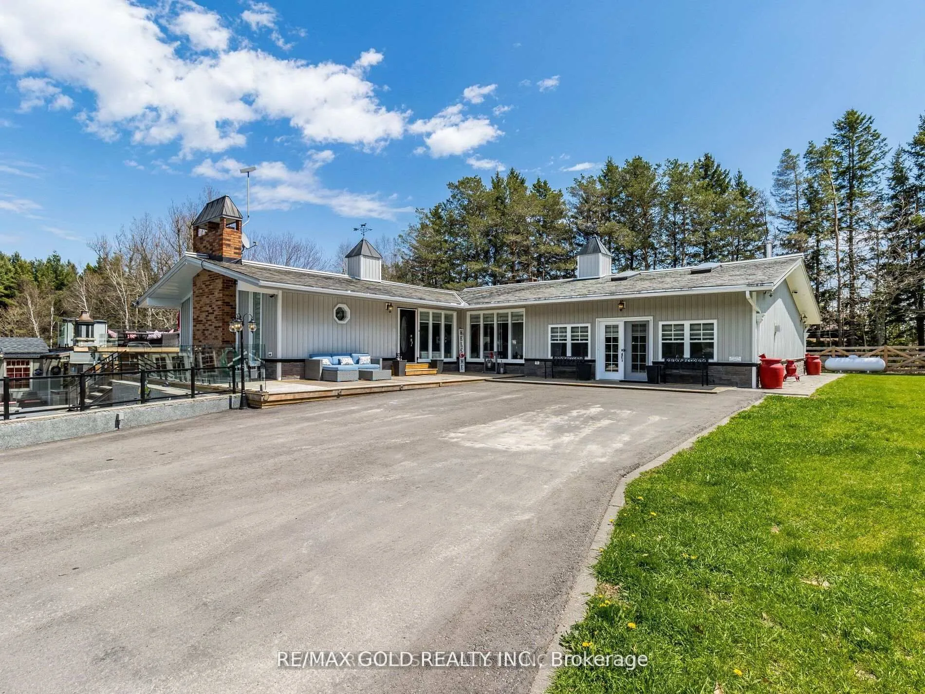 5947 Fourth Line, ON N0B 1Z0