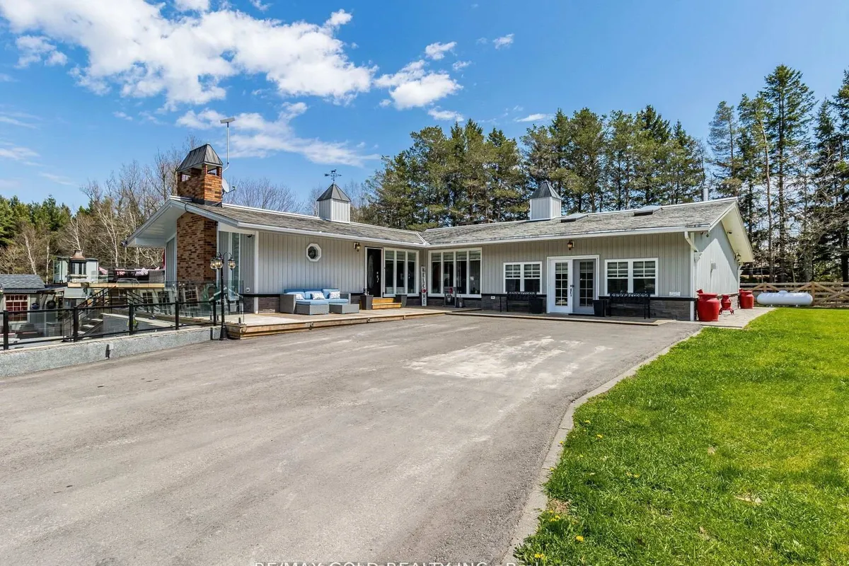 5947 Fourth Line, ON N0B 1Z0