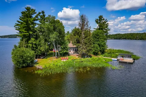 71 Northwoods Dr Island, ON P0H 1K0
