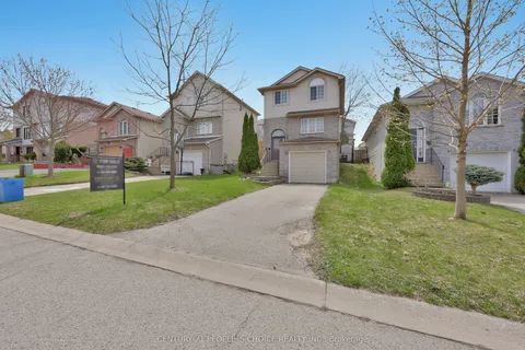 34 PHAIR Crescent, ON N5Z 5B5