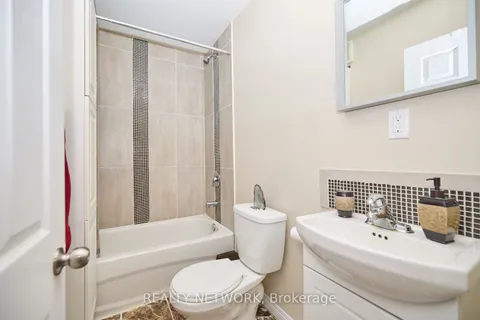 30 McAlpine Avenue, ON L3B 1T8