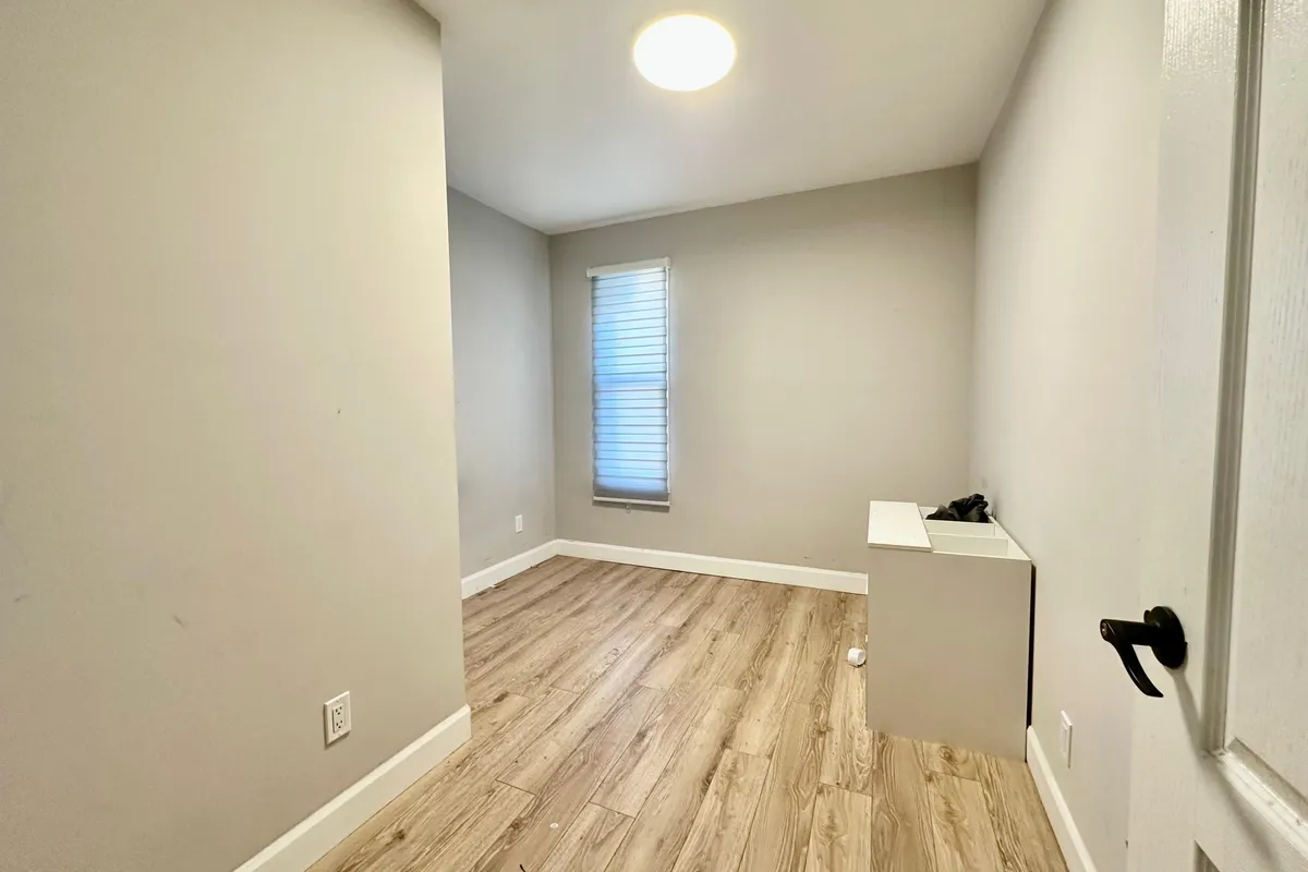 175 Burgar Street, ON L3B 2T3