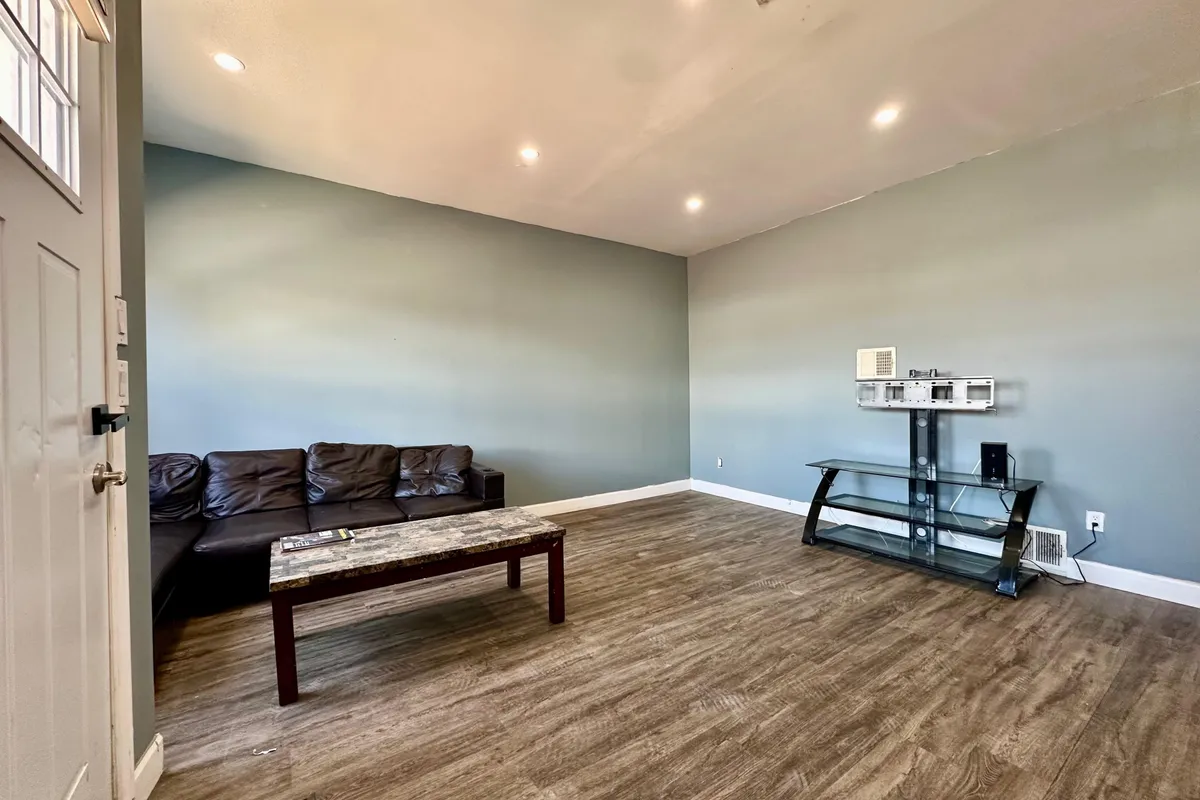 175 Burgar Street, ON L3B 2T3