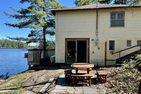 1 & 2 -1051 WIGWAM LODGE Road, ON P0E 1G0