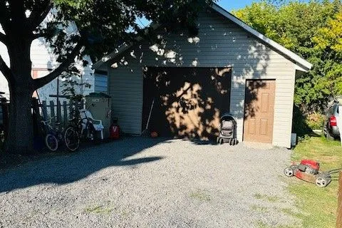 221 St Felix Street, ON K6H 5A4