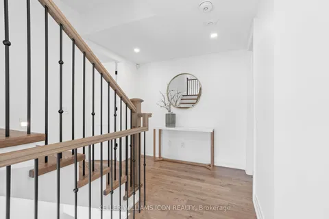 320 Hillcrest Road, ON K1M 0J6