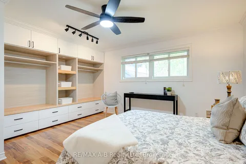 3981 111 Road, ON N5A 6S5