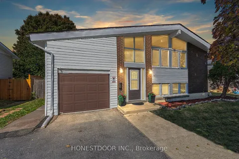 172 Casterton Avenue, ON K7M 1R5