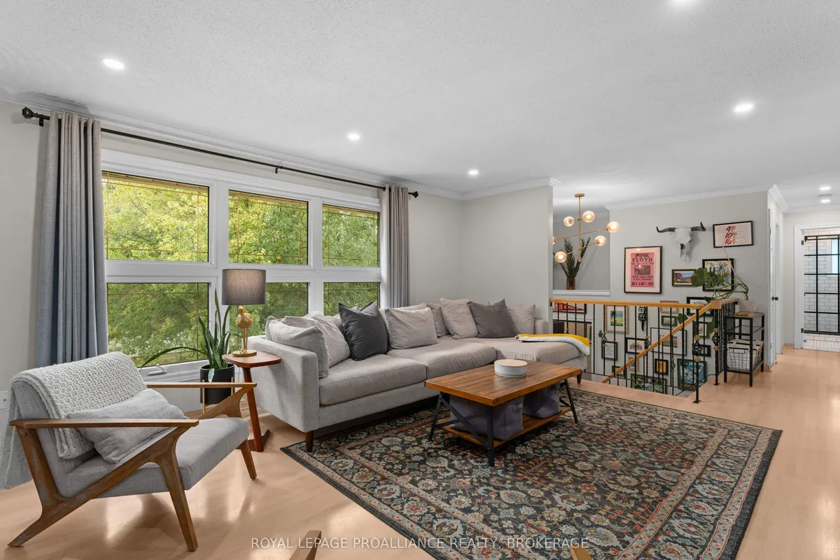 6 Faircrest Boulevard, ON K7L 4V1