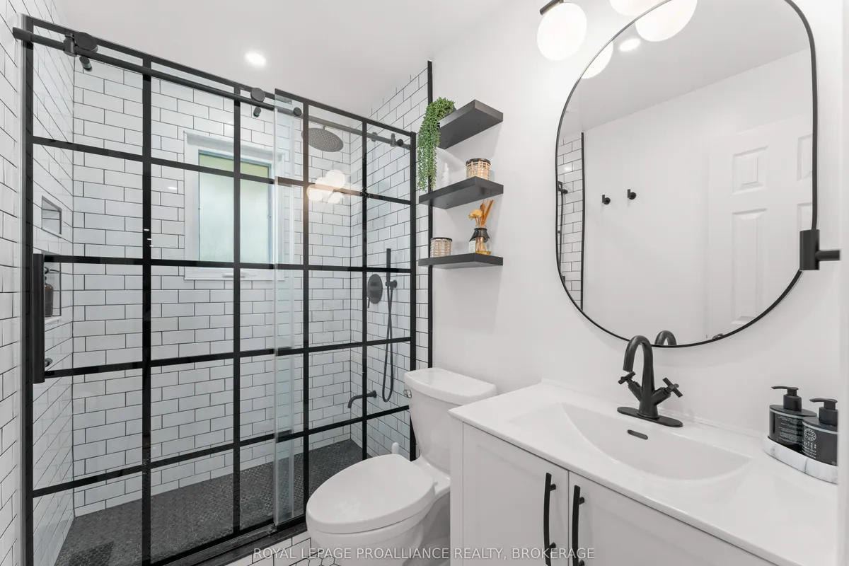 6 Faircrest Boulevard, ON K7L 4V1