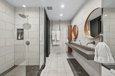 930 WELLINGTON Street, ON N6A 3S9