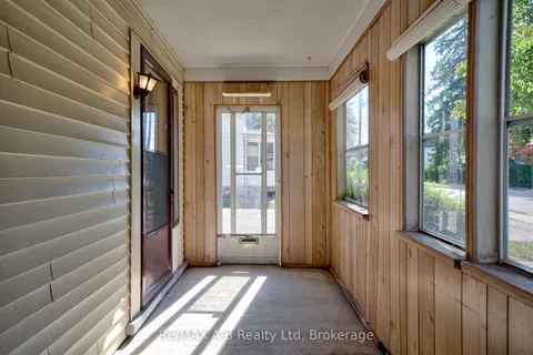 137 Dufferin Street, ON N5A 2G9