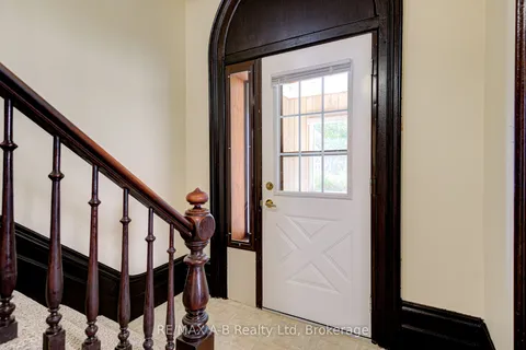 137 Dufferin Street, ON N5A 2G9