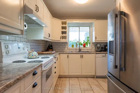 160 Northwood Drive, ON L3C 6V9