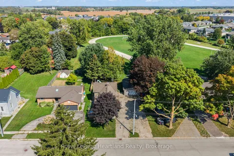 555 RAGLAN Street, ON N0G 2P0