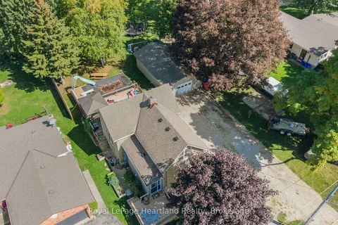 555 RAGLAN Street, ON N0G 2P0