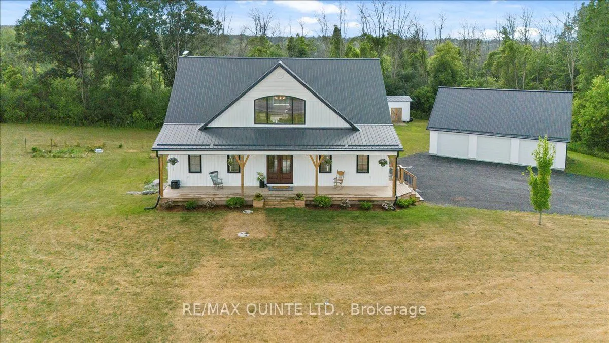 806 Newburgh Road, ON K7R 3L2