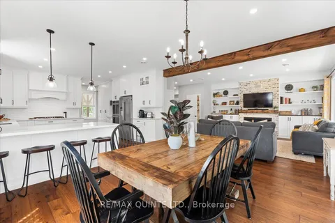 806 Newburgh Road, ON K7R 3L2