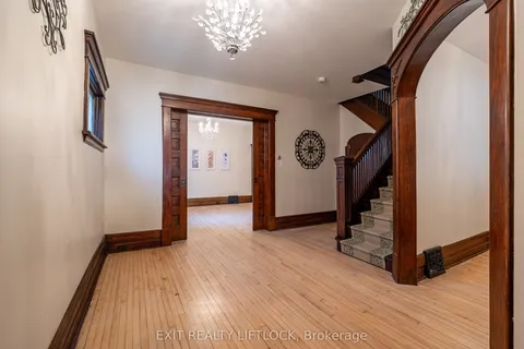 141 Hunter Street, ON K9H 1G7