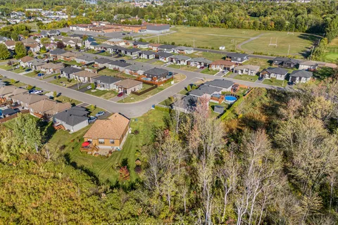 740 Roxane Crescent, ON K6A 3W9