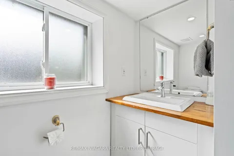 105 LIGHTHOUSE Drive, ON N1A 2W6