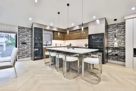 55 West 22nd Street, ON L9C 4N5