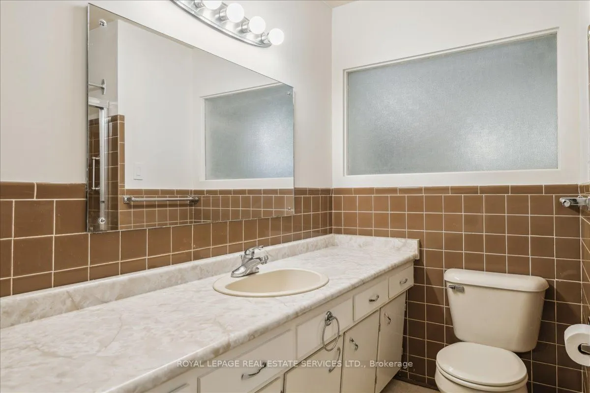 25 Regency Road, ON N6H 4A7