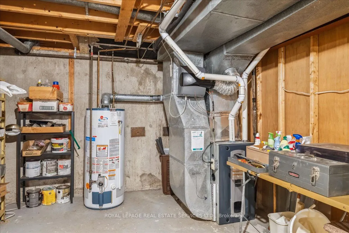 25 Regency Road, ON N6H 4A7