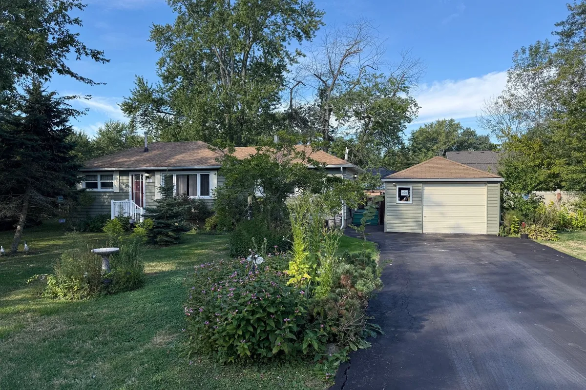 671 Parkdale Avenue, ON L2A 5B5