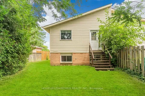 37 Briarsdale Crescent, ON L3C 6S8