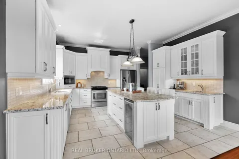 525 Tullamore Street, ON K1X 0A2