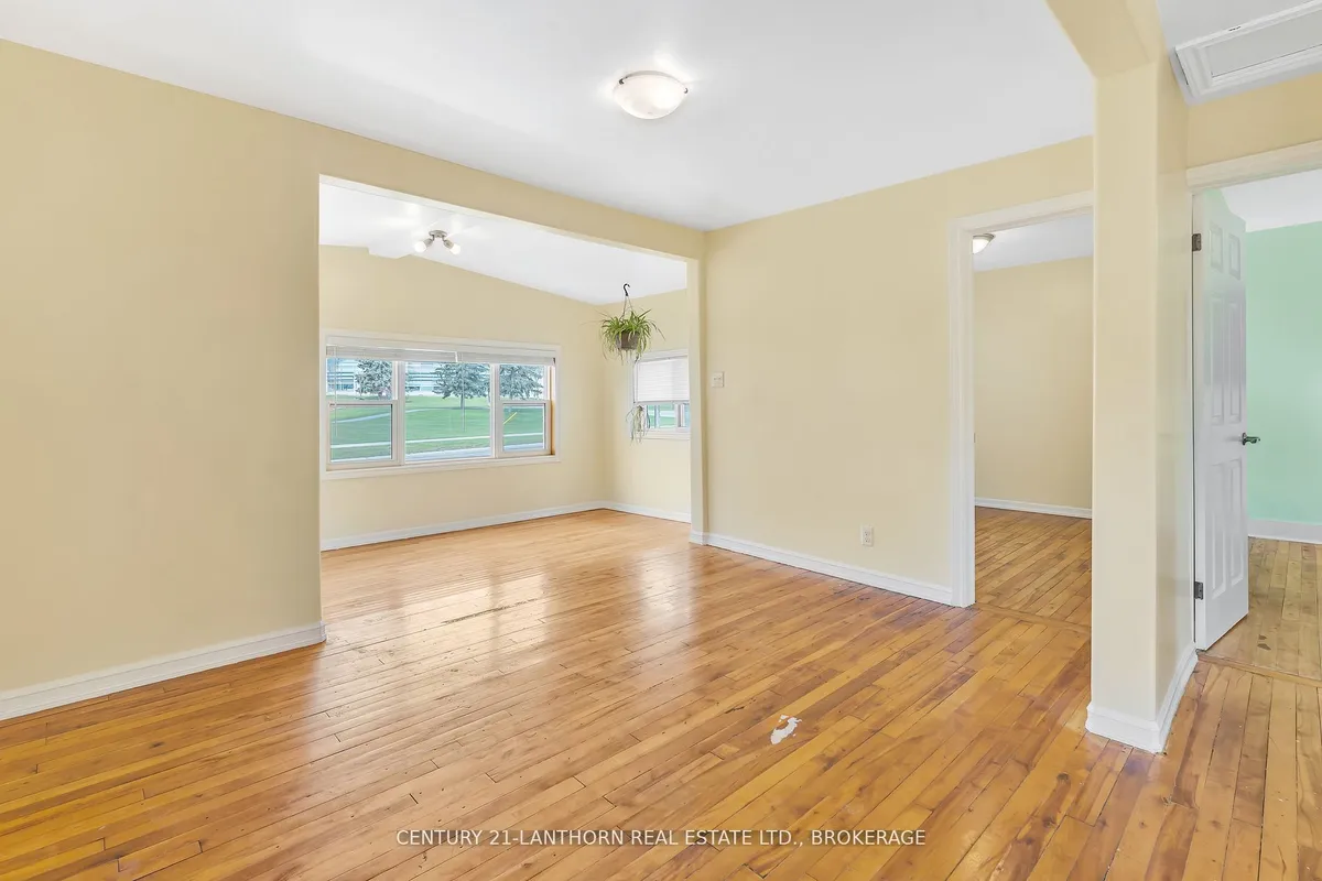 77 Portsmouth Avenue, ON K7M 1V4