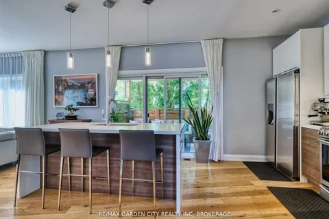 11 Beamer Court, ON L2V 3X7