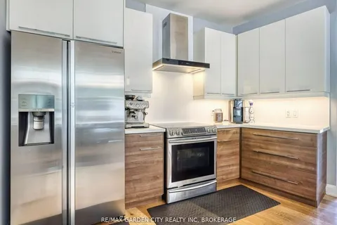 11 Beamer Court, ON L2V 3X7