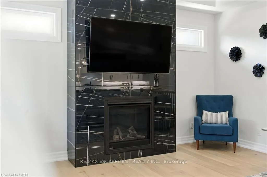 270 Charles Street, ON N0E 1Y0