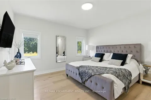 270 Charles Street, ON N0E 1Y0