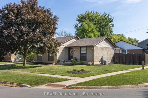 3 Newleaf Crescent, ON L3C 6B4