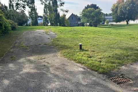 9 Wellington Street, ON K0E 1B0