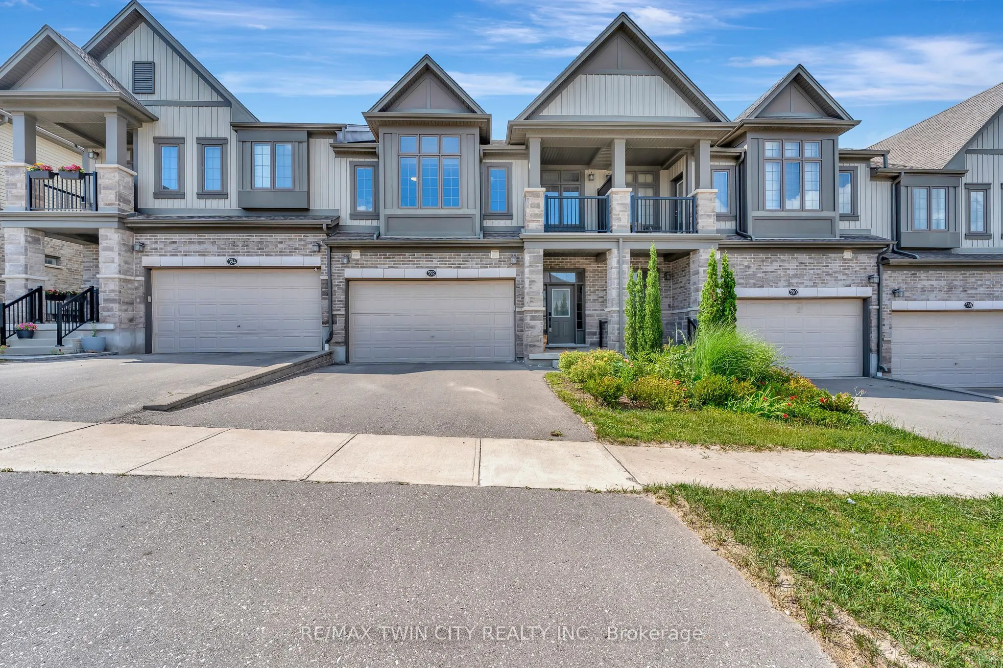 592 Mayapple Street, ON N2V 0E3