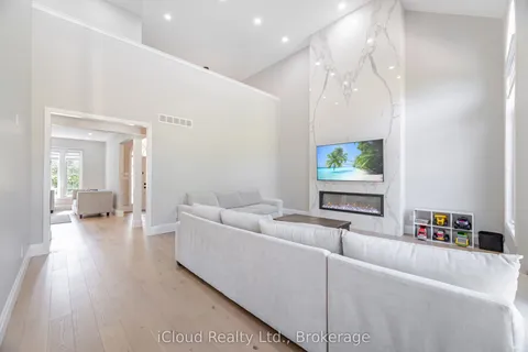 4 Deer View Ridge, ON N1H 6H9