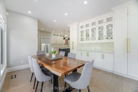 4 Deer View Ridge, ON N1H 6H9