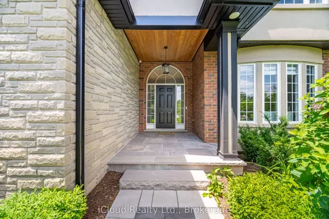 4 Deer View Ridge, ON N1H 6H9