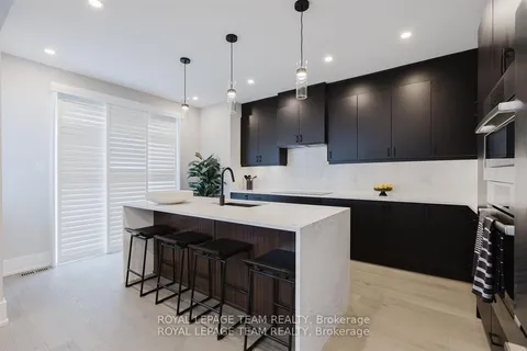 711 Tincture Place, ON K2K 1X7