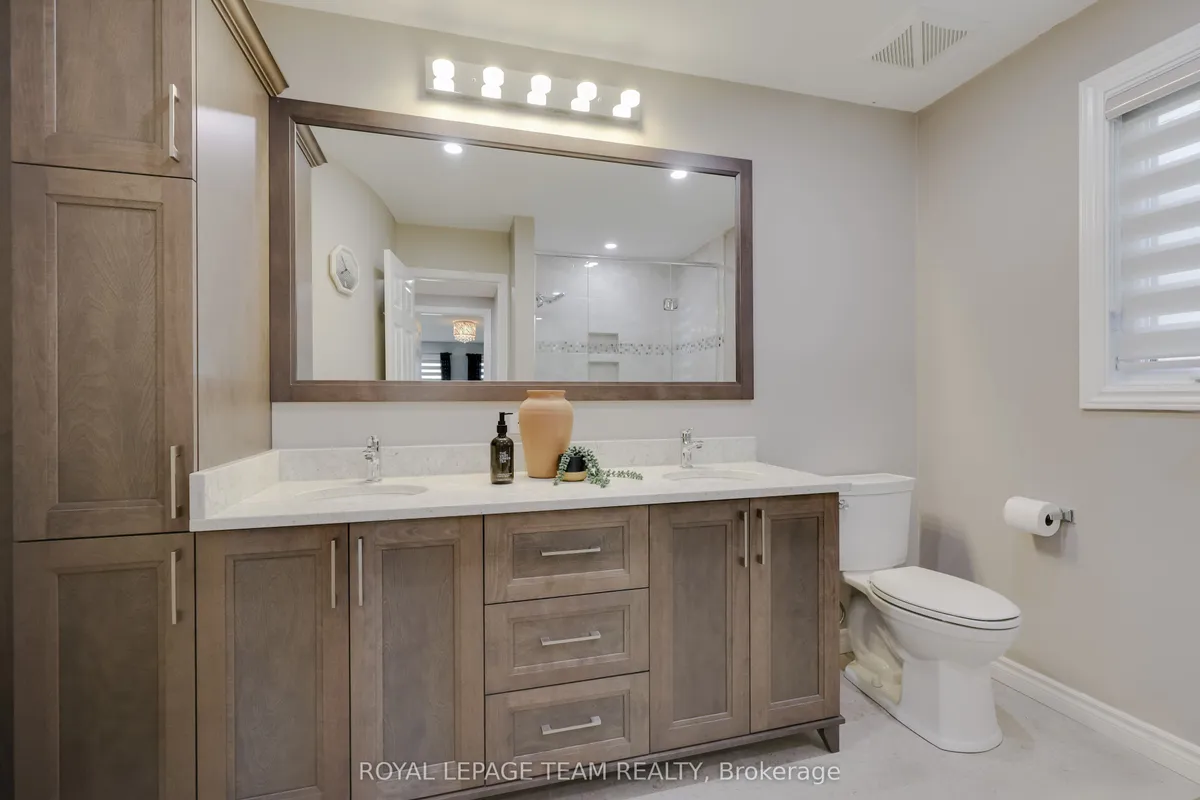 36 Keighley Circle, ON K2K 3H8