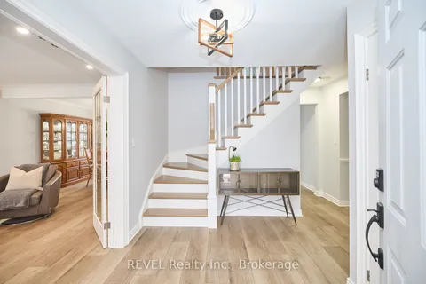 8007 Oakridge Drive, ON L2H 2W1