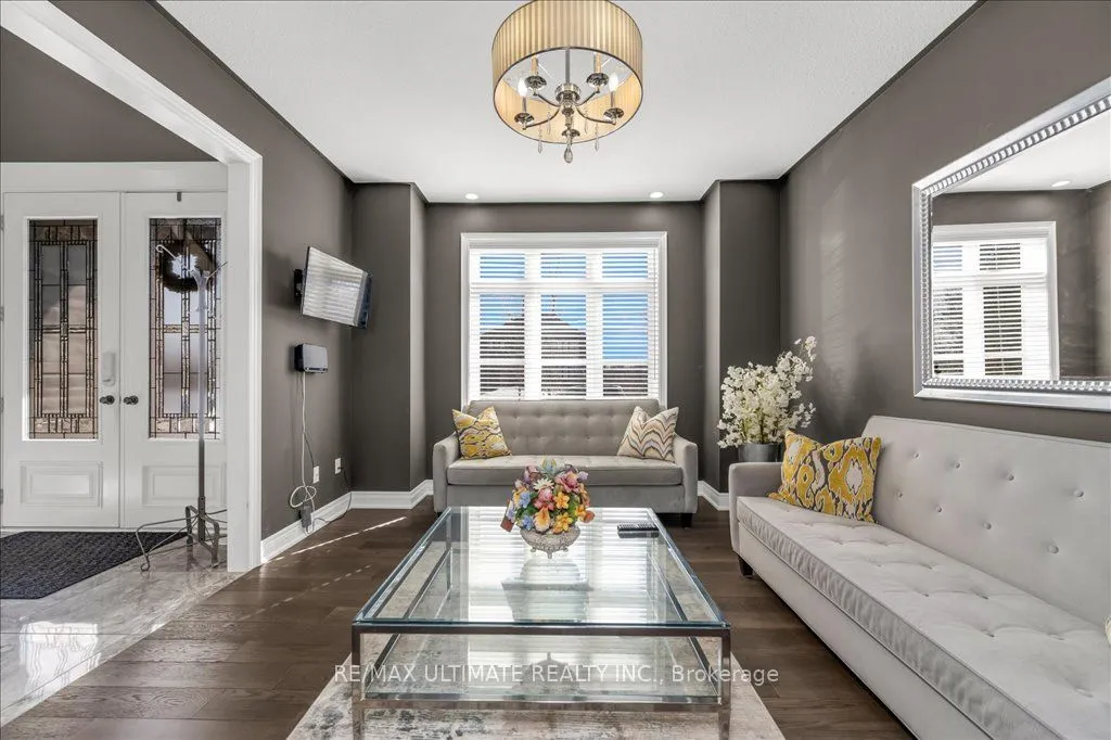 255 Colbeck Drive, ON L3C 0B4