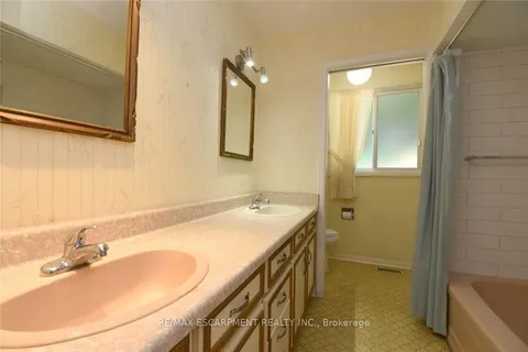 30 Terrace Drive, ON L9A 2Y6