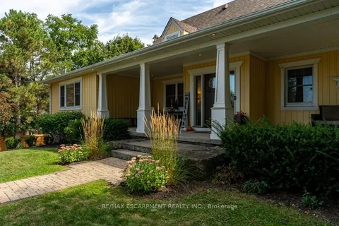 196 Dundas Street, ON L0R 2H0