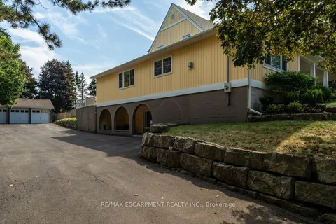 196 Dundas Street, ON L0R 2H0